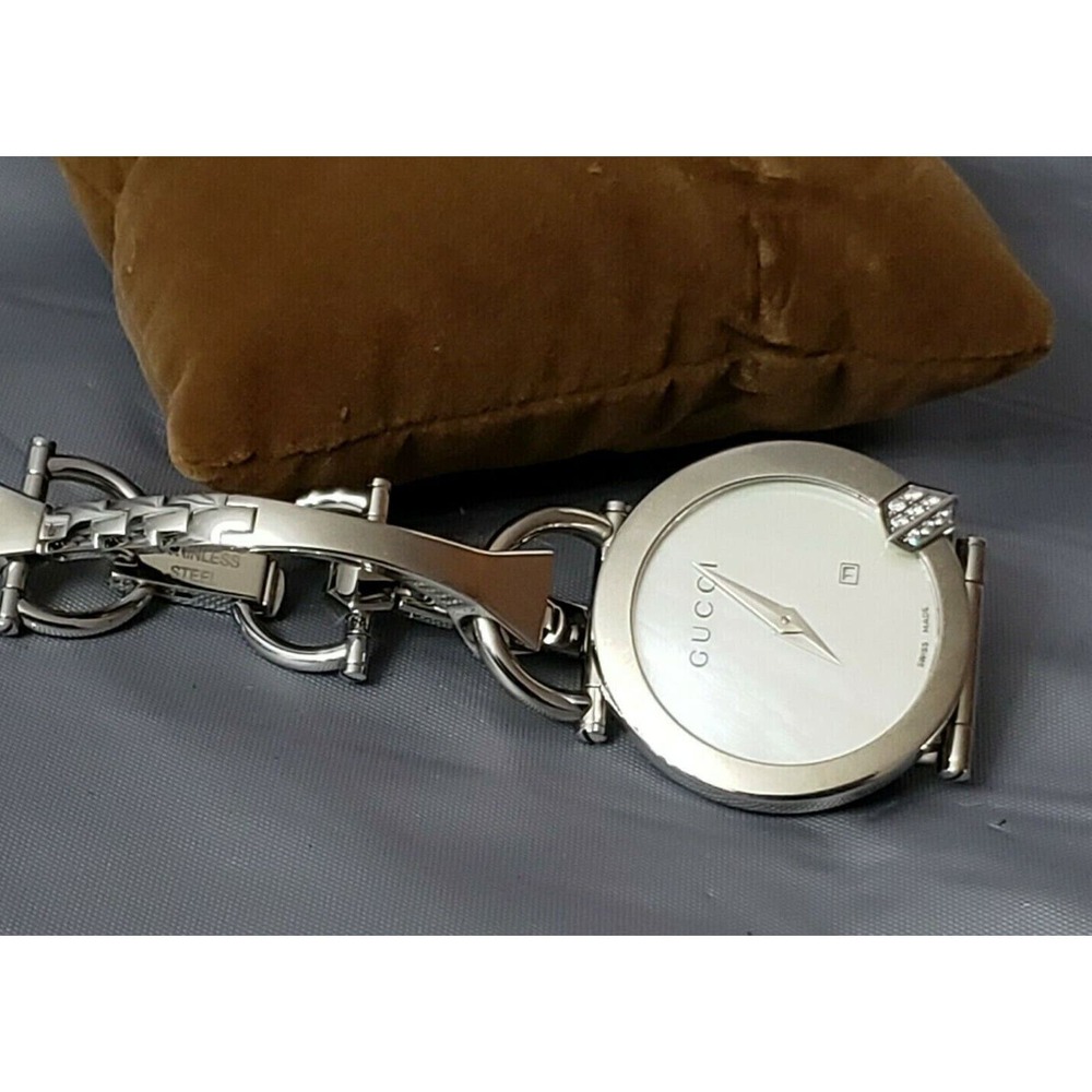 Gucci Chiodo Ladies Diamond Watch With Mother Of Pearl Dial Stainless Quartz